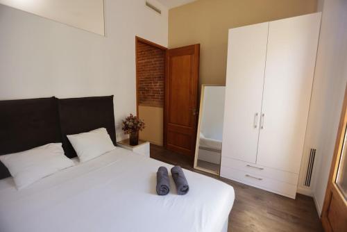 Bright and Spacious City Center Apartment