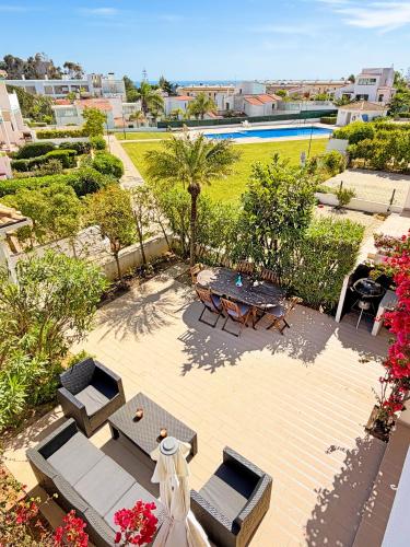 House with Pool 5min Walk to Alemães Beach by BeCherish
