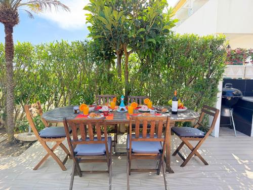 House with Pool 5min Walk to Alemães Beach by BeCherish