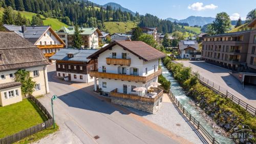 LENIS LODGES Dienten - Dein exklusiver Rückzugsort zwischen Gipfelglück & Pistenabenteuer