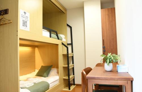 Near Shinsaibashi Dotonbori ,3 Rooms,4 Bunk Beds,Private 3rd Floor