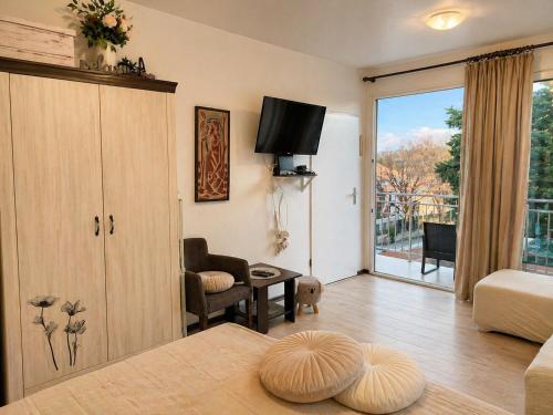 Sunshower apartment and studio