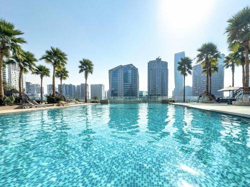Free housekeeping visits during your stay - StayShort - Studio in Business Bay with Modern Amenities that Sleeps 4