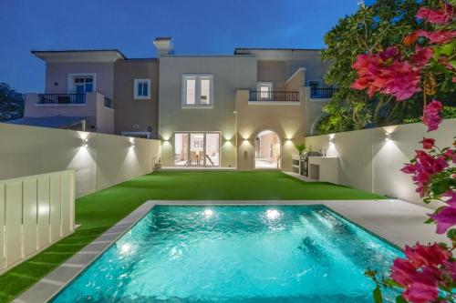 Incredible family villa with pool I Sleeps 8