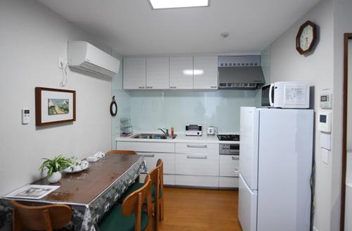 Near Shinsaibashi Dotonbori 2BR private floor 6 Single beds