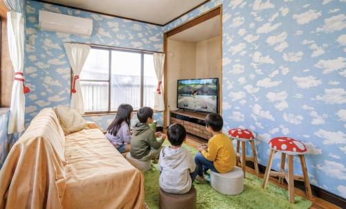 Habitat Imazato Entire 3-Story House 3BR for 10 Near Namba Bikes Included