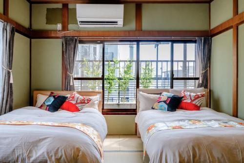 Habitat Imazato Entire 3-Story House 3BR for 10 Near Namba Bikes Included