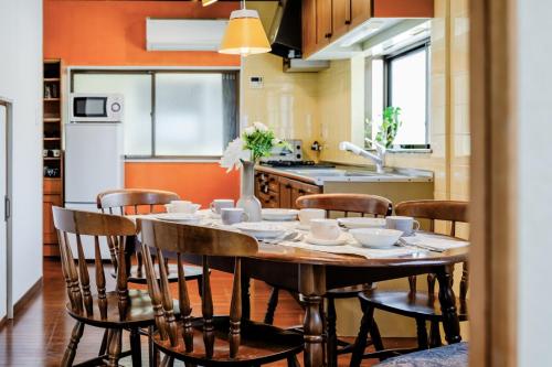 Habitat Imazato Entire 3-Story House 3BR for 10 Near Namba Bikes Included