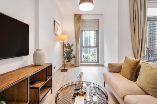 Elegant Downtown Studio with Burj & Fountain Views