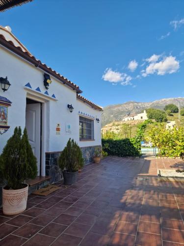 La Viña de la Tireta Casa Rural con impresionantes vistas, chimenea, barbacoa y piscina a 20 min de la costa