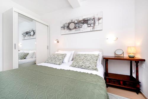 TRIKA Apartments