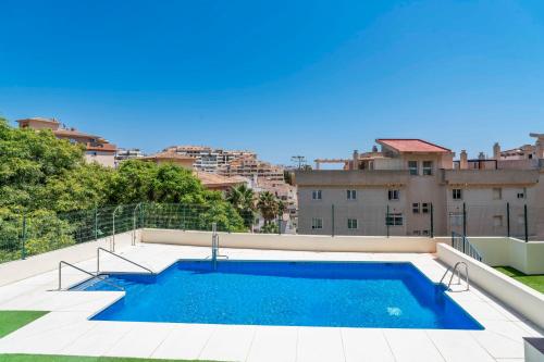 Casa Faro, Apartment with private rooftop terrace, 5 minutes from La Viborilla beach, Benalmádena