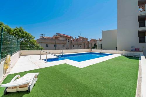 Casa Faro, Apartment with private rooftop terrace, 5 minutes from La Viborilla beach, Benalmádena
