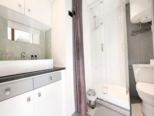 Bany a Studio Cosy au centre de Chatelguyon