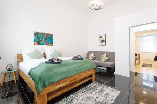 82sqm - 3 Bedrooms - 15 Min to center