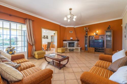 Villa Solar das Amendoeiras by Villa Select