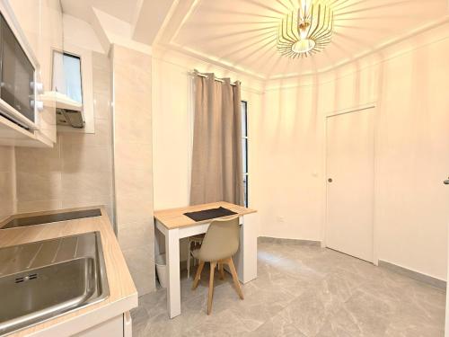 Paris Latin Quarter Stay with Elevator nearMetro
