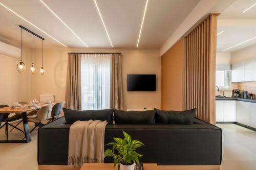 Acropolis Museum 5min Walk Stylish 2BR Maisonette Athens