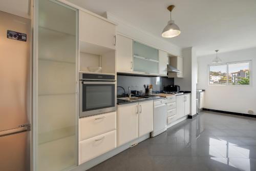 Sun Flower Apartment by Holiday Rental Madeira
