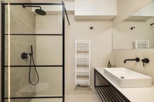 Amber Luxury Αpartment by BiNoBi!