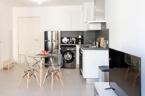 Riquier Central 1BR Steps from SNCF