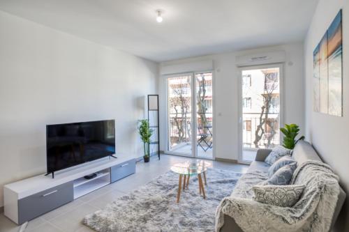 Riquier Central 1BR Steps from SNCF