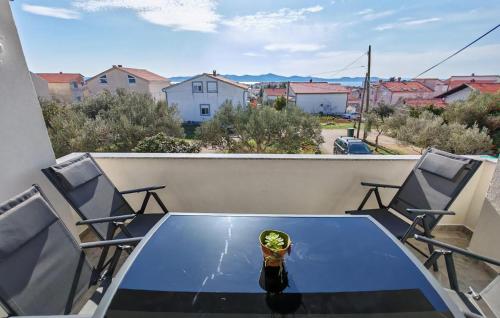 3 Bedroom Gorgeous Apartment In Zadar