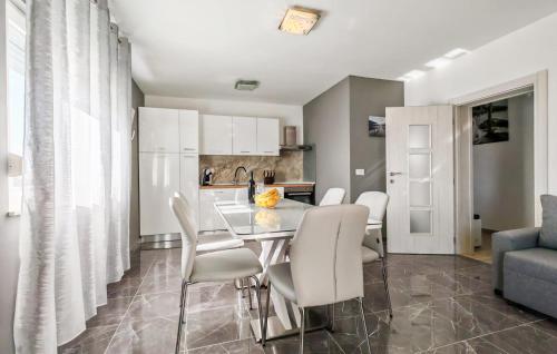 3 Bedroom Gorgeous Apartment In Zadar