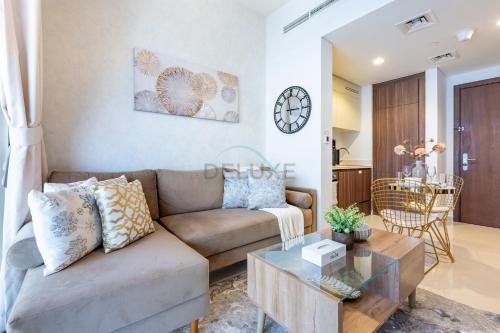 Bright 1BR Overlooking Dubai Water Canal, Conveniently Located Next to Bus Stop and Marine Transport Station, Reva Residences, Business Bay by Deluxe Holiday Homes