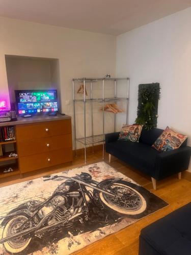Highly recommended apartment steps from the lake