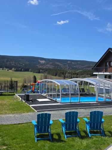 Jagodowy Ski&Spa pensjonat z widokiem na góry,podgrzewany basen zewnętrzny latem,bilard,świetne Wi-Fi,Restauracja,balia,sauna na miejscu