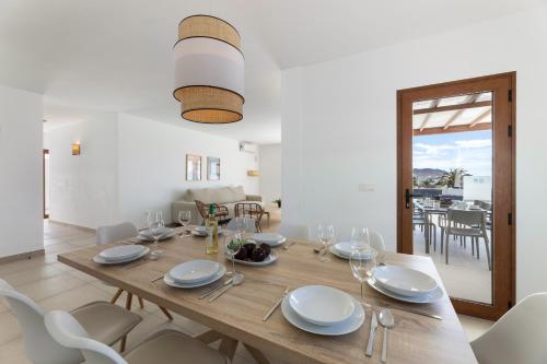 Villa Los Altos Navya 13B by Escape Home