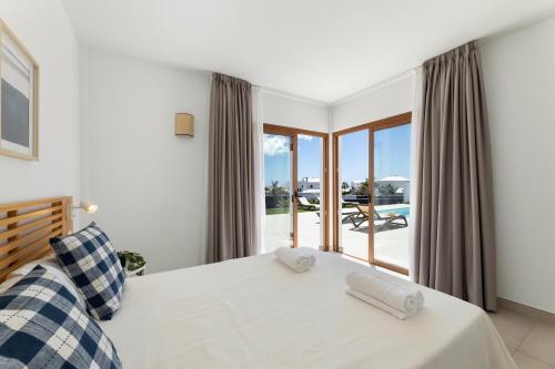 Villa Los Altos Navya 13B by Escape Home