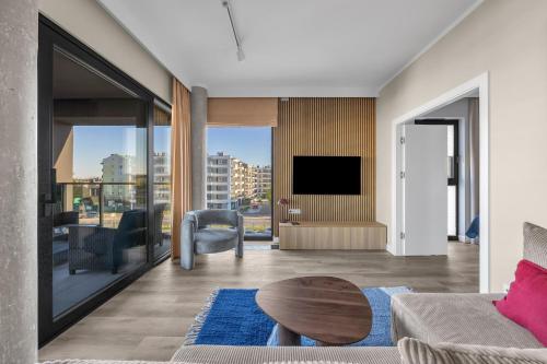 Bemowo Apt - Air Con, Balcony, Parking - by Rentujemy
