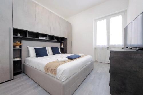 Francescos Flat by DomusDimore