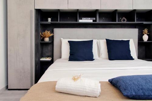 Francescos Flat by DomusDimore