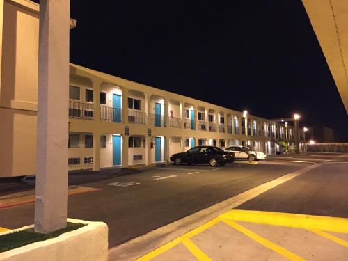 Gallery image of Anaheim Executive Inn & Suites in Anaheim