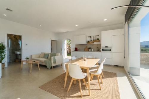 Villa Las Palmeras Valdevaqueros Suites, Pool & Sea Views