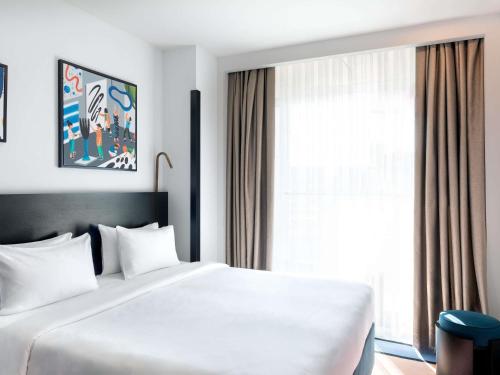 Mercure Baku City — Bedroom