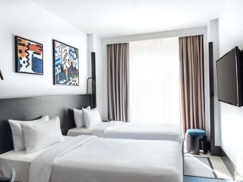 Mercure Baku City — Bedroom