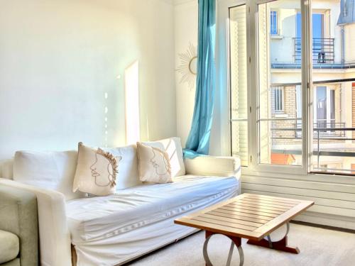 70m2 Spacious 2BR for 6 guests near Opera with Elevator