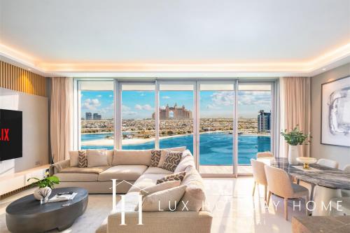LUX The Atlantis View Luxury Beach Suite