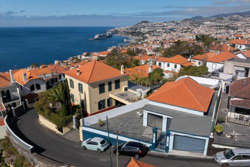 Casinha Azul by an island apart