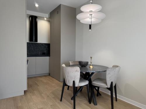 V2 MM Komfortowe apartamenty naprzeciwko centrum handlowego Westfield Mokotów , blisko lotniska Chopina