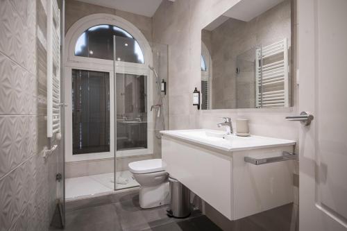 You Stylish Uptown Barcelona Apartments
