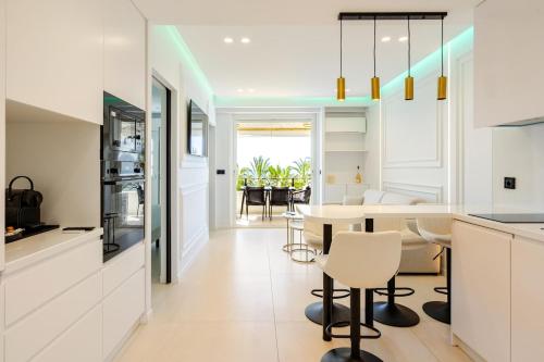 Cannes Croisette Apt luxe avec terrasse & vue mer
