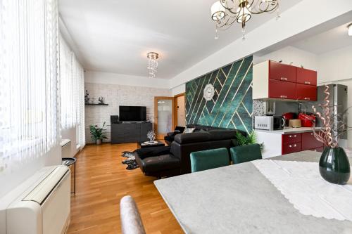 Luxury apartment Experience Zadar City Center near Beach with Balcony and Free Garage