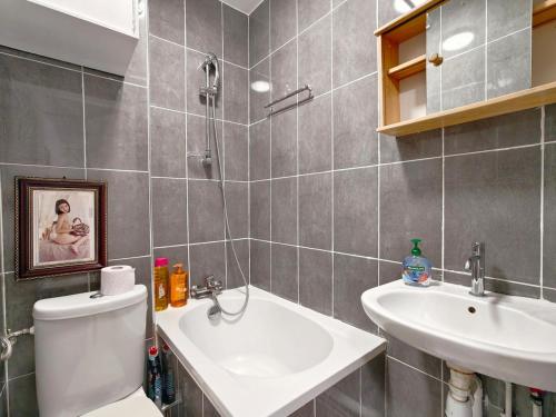 35m2 Marais 2BR Apartment near Pompidou and Metro N3-85b