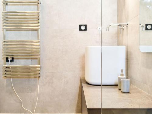 Lucent Penthouse in Glyfada Center