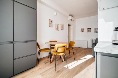 Just Urban Stays - Brand new City Life apartment - 1 min M1 metro